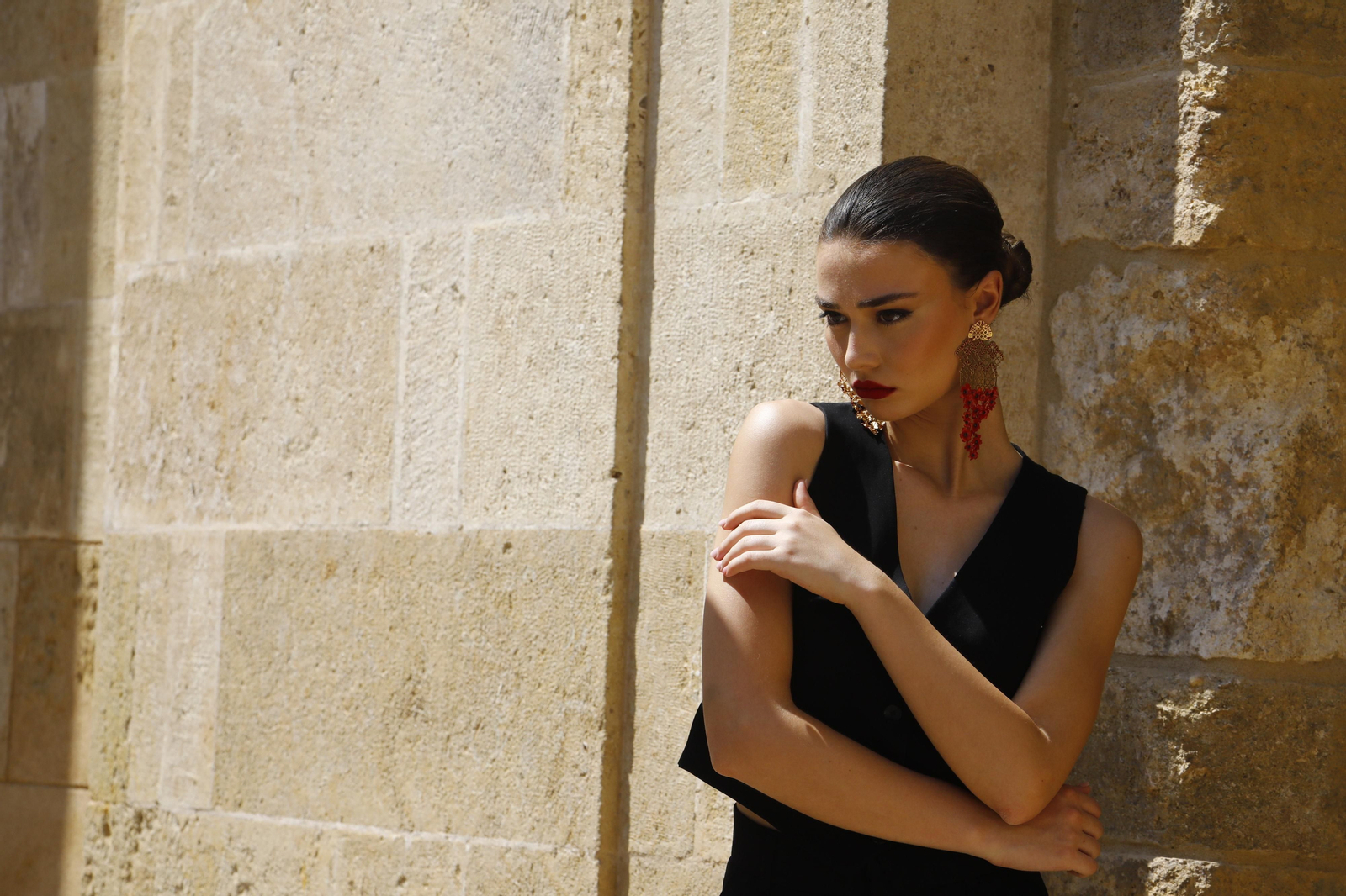 Tras el objetivo de Marina Testino: la mujer de Romero de Torres seduce a los joyeros cordobeses