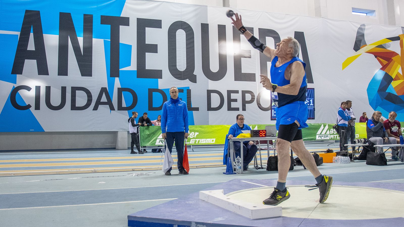 Francisco Úbeda Cordón, en uno de sus lanzamientos.