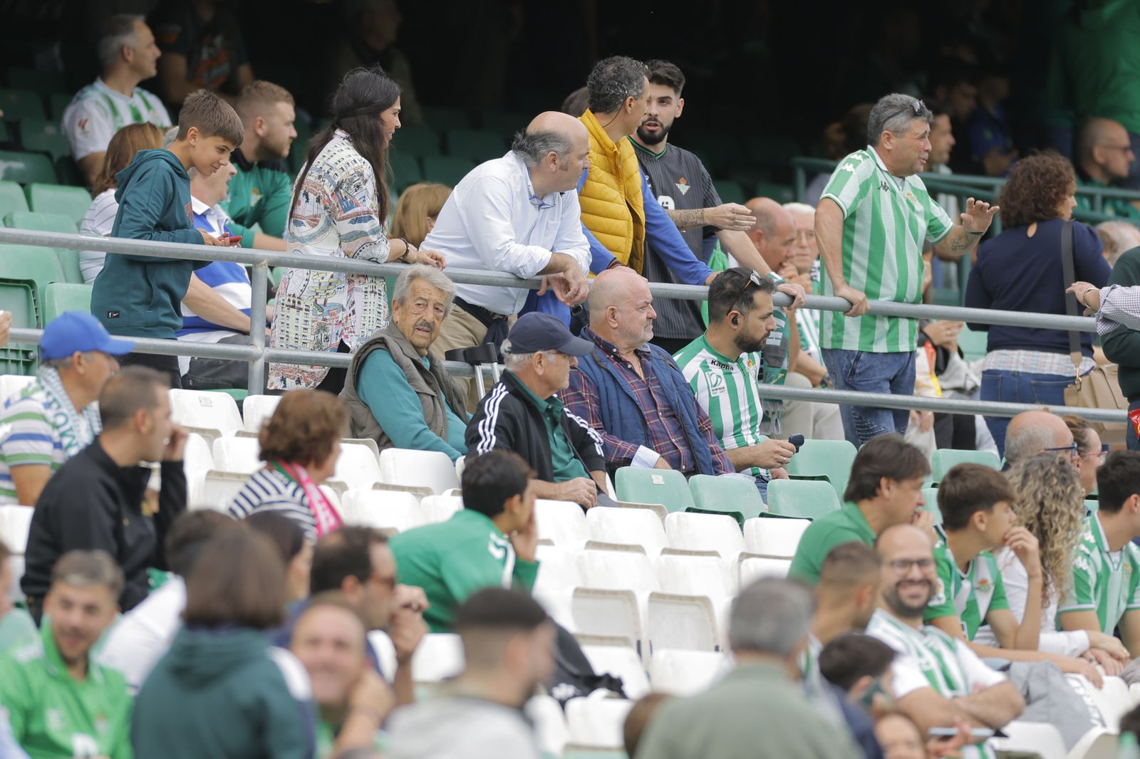 Búscate en las fotos del Betis-Osasuna