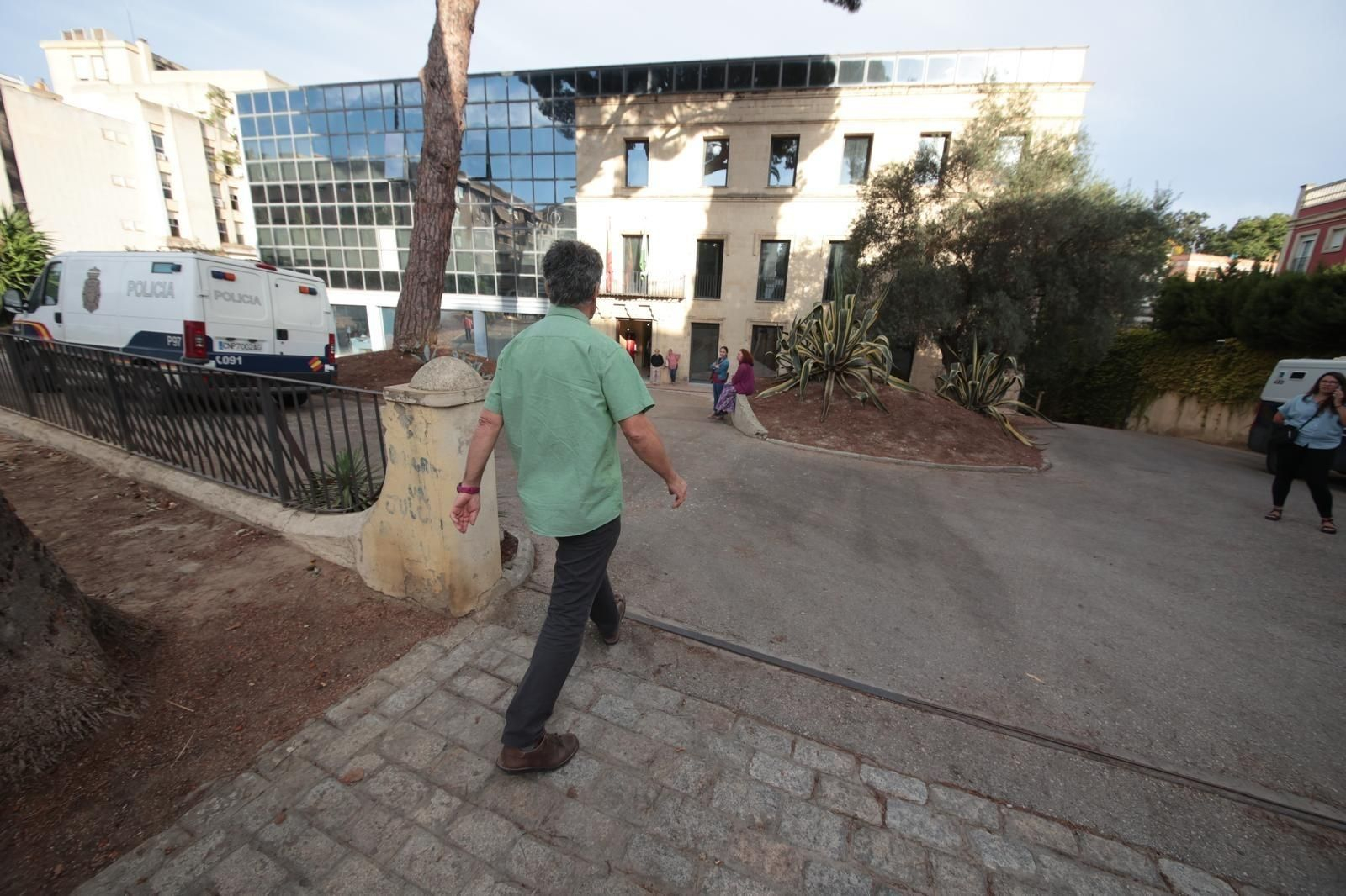 Decenas de personas acompañan a Juan Clavero en su juicio en Jerez clavero09.jpg