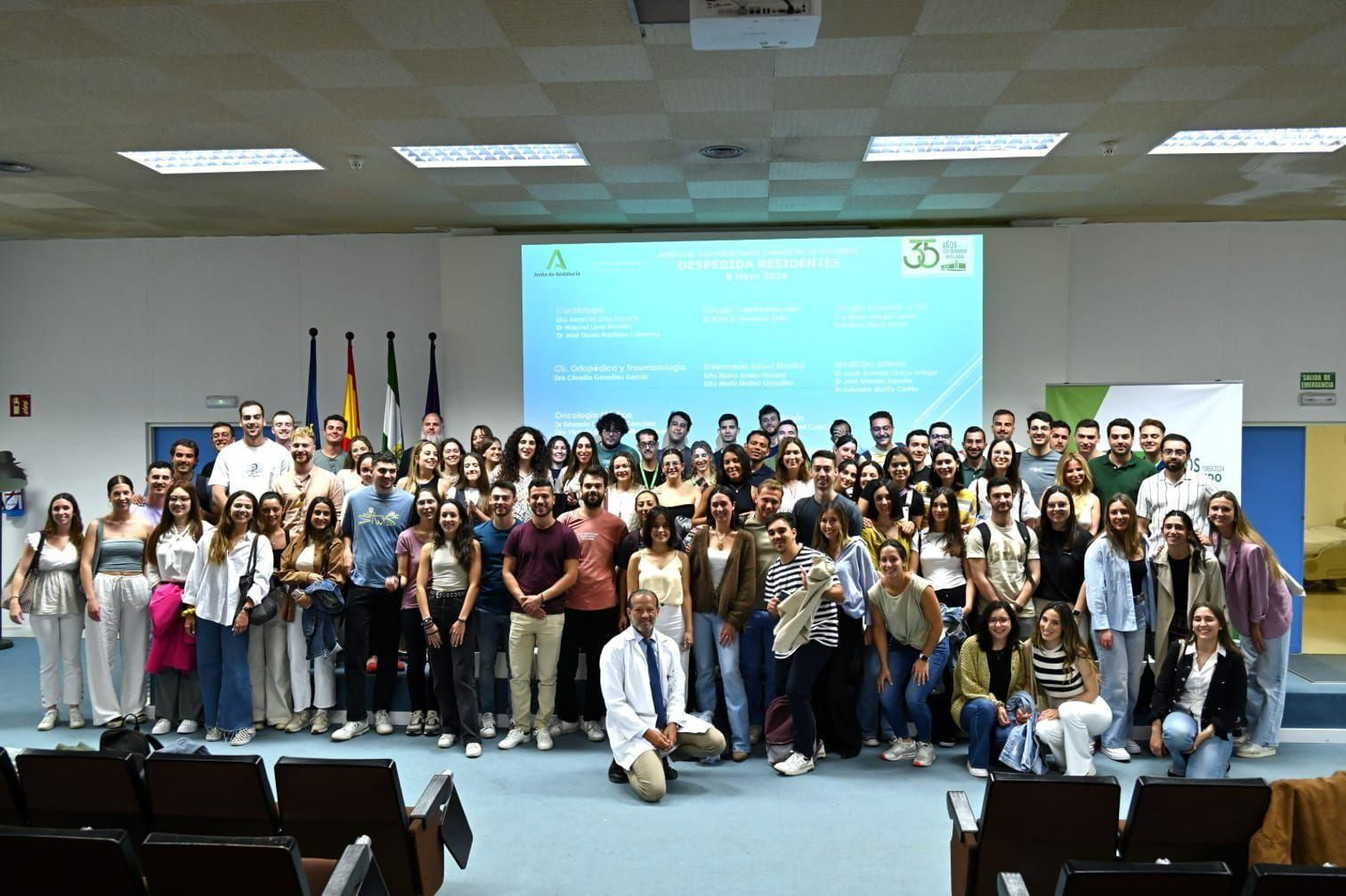 Los 75 nuevos residentes, en el acto de bienvenida.