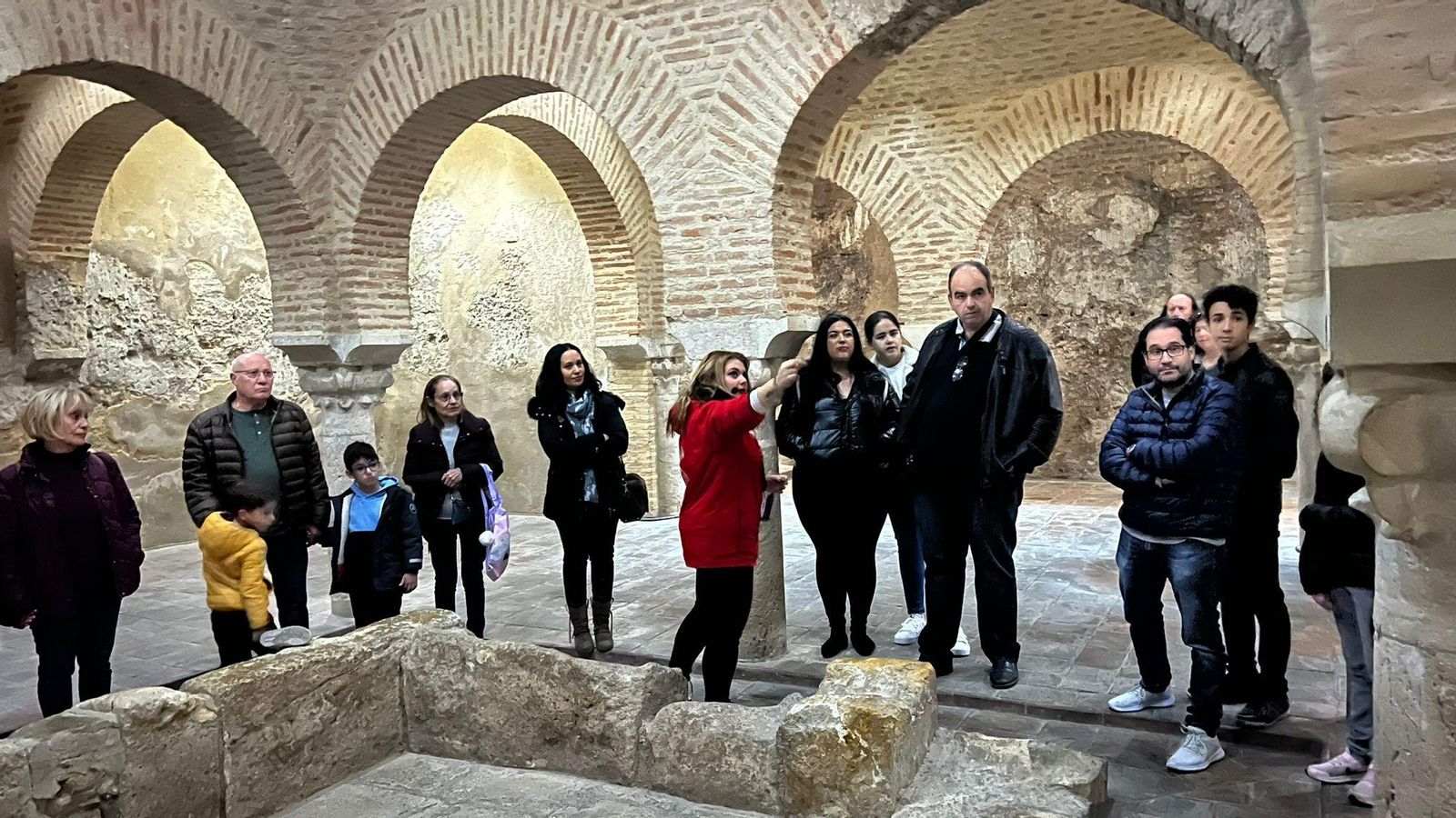 Visita guiada por los Baños Árabes de la capital.