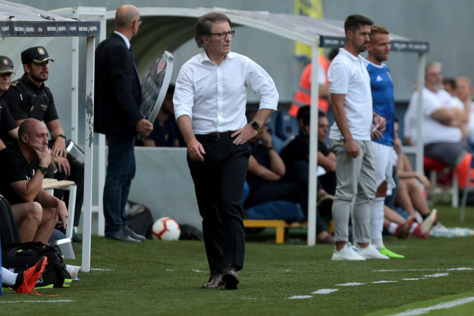 Anquela, la pasada temporada en el estadio Carranza como entrenador del Oviedo.