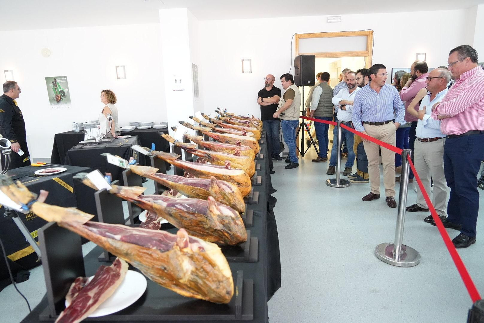 El concurso al mejor jamón de bellota 100% ibérico de Los Pedroches, en imágenes