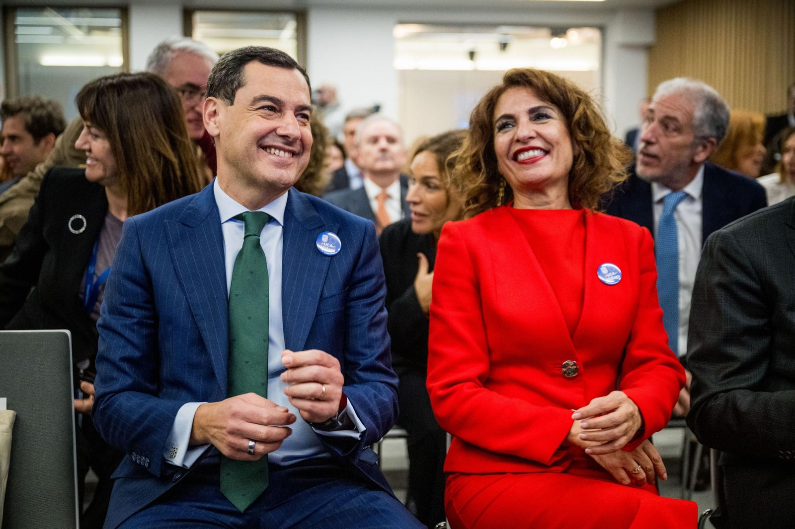 Juanma Moreno y María Jesús Montero en un acto celebrado recientemente en Málaga.