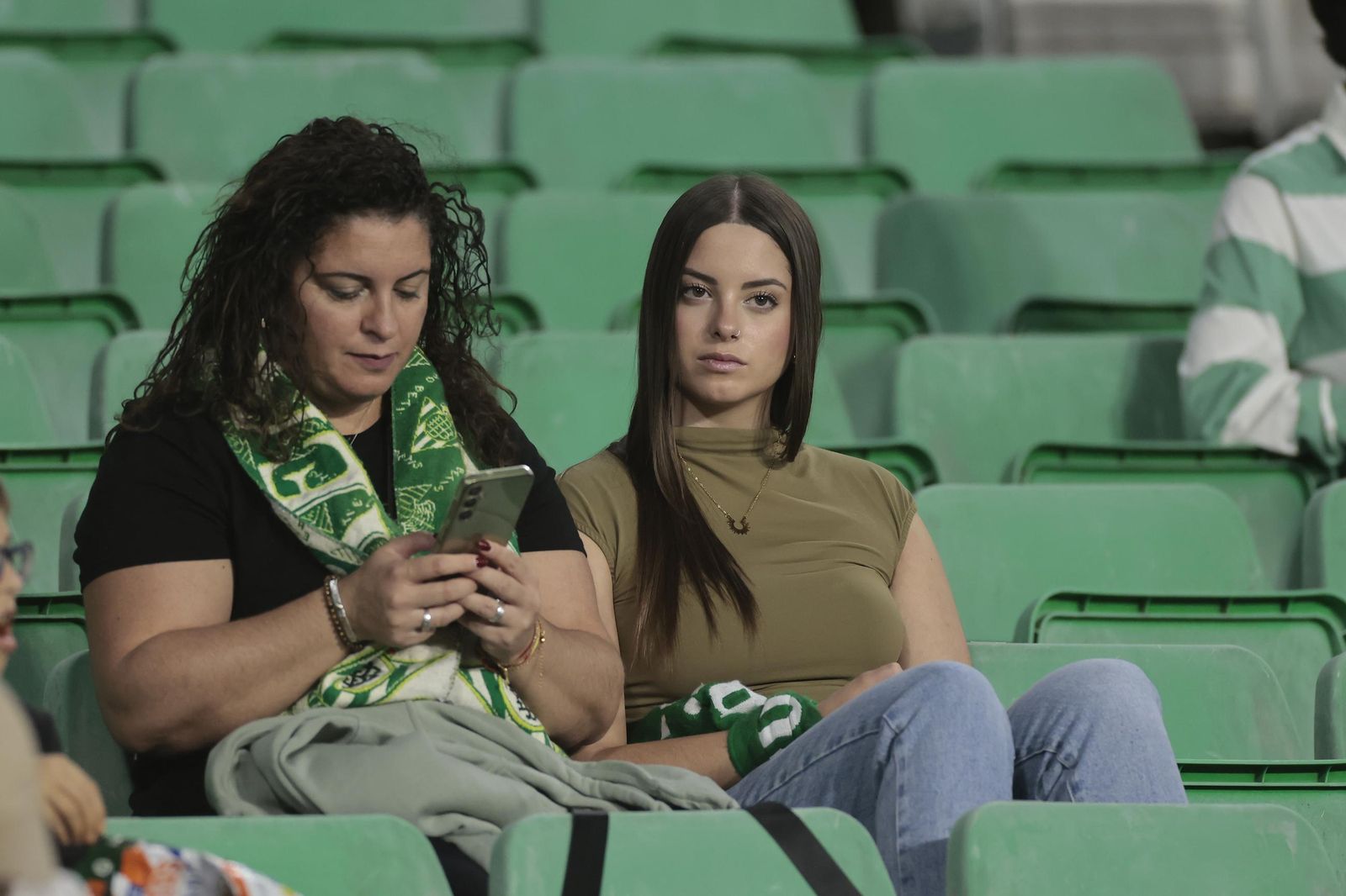 Búscate en las fotos del Betis-Copenhague