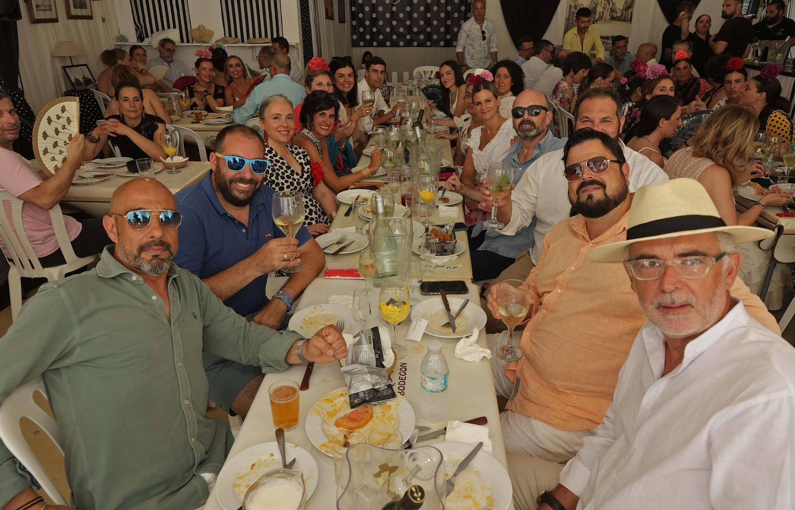 Búscate en las fotos del Domingo por Sevillanas de la Feria Real de Algeciras 2025