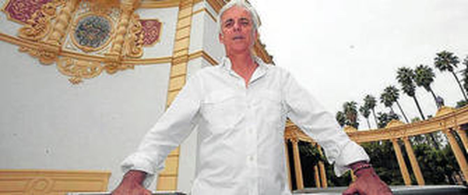 Kiko Veneno, ayer, en el exterior del Casino de la Exposición.