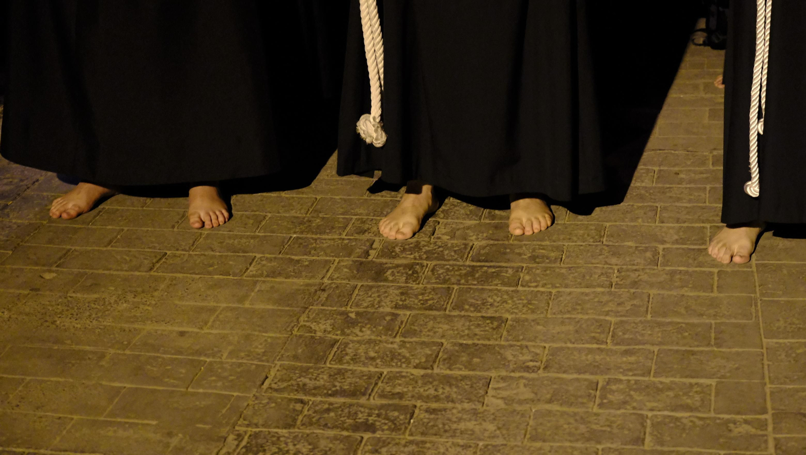 Las mejores imágenes de la Procesión del Perdón, en la noche del Martes Santo en Almería