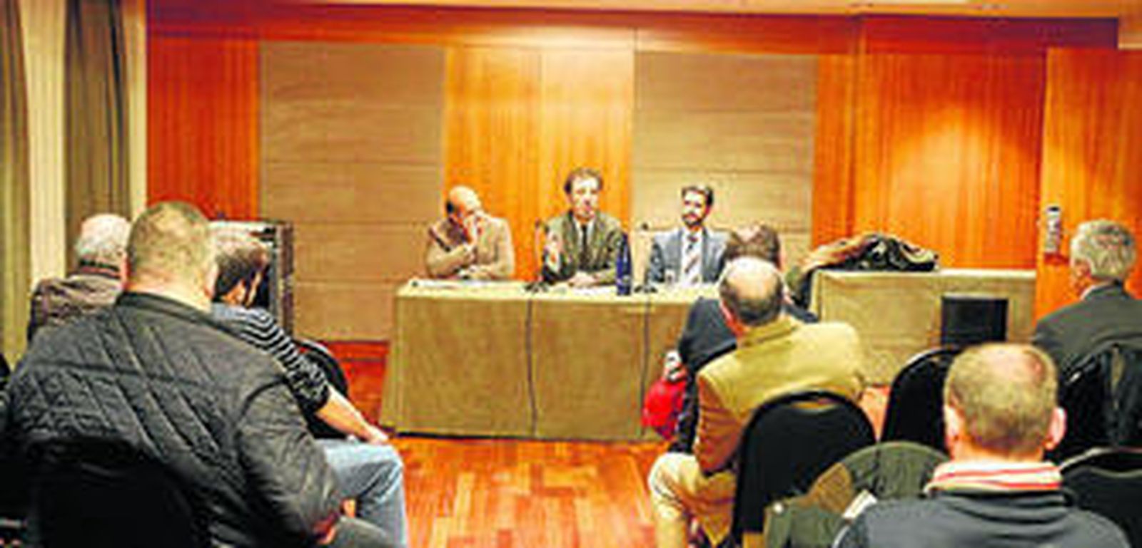 La asociación celebró ayer una jornada informativa en el NH.