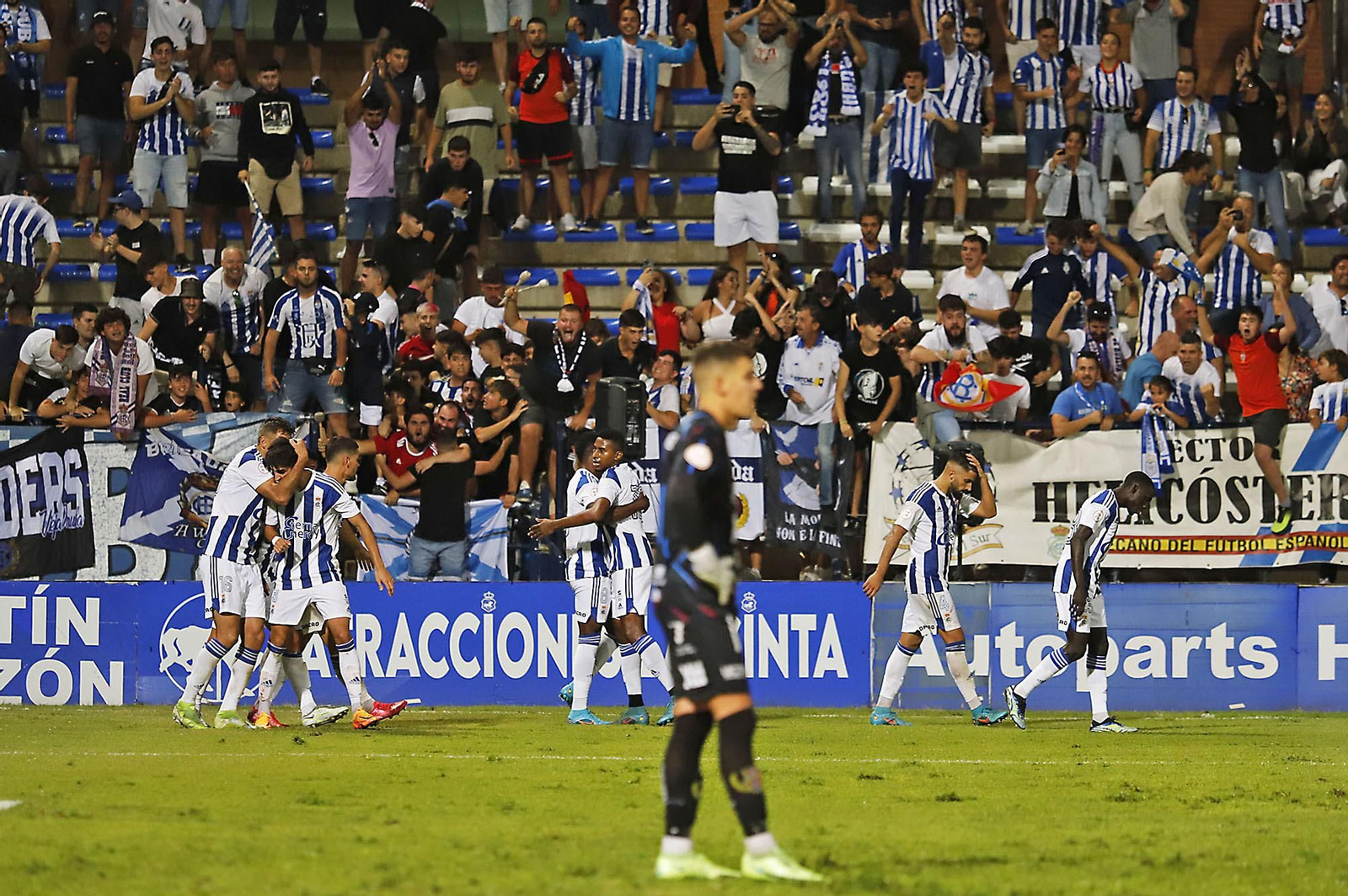 Imágenes del partido entre el Recreativo de Huelva y Yeclano