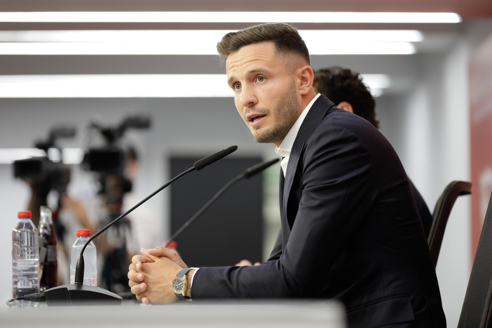 Las fotos del pobrísimo paso de Saúl Ñíguez por el Sevilla