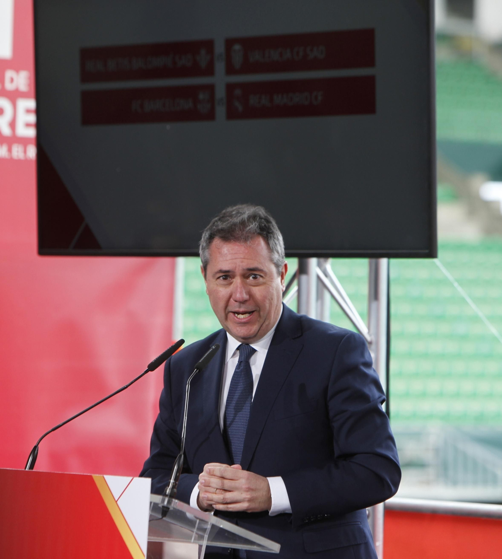 Las imágenes del sorteo de las semifinales de la Copa del Rey