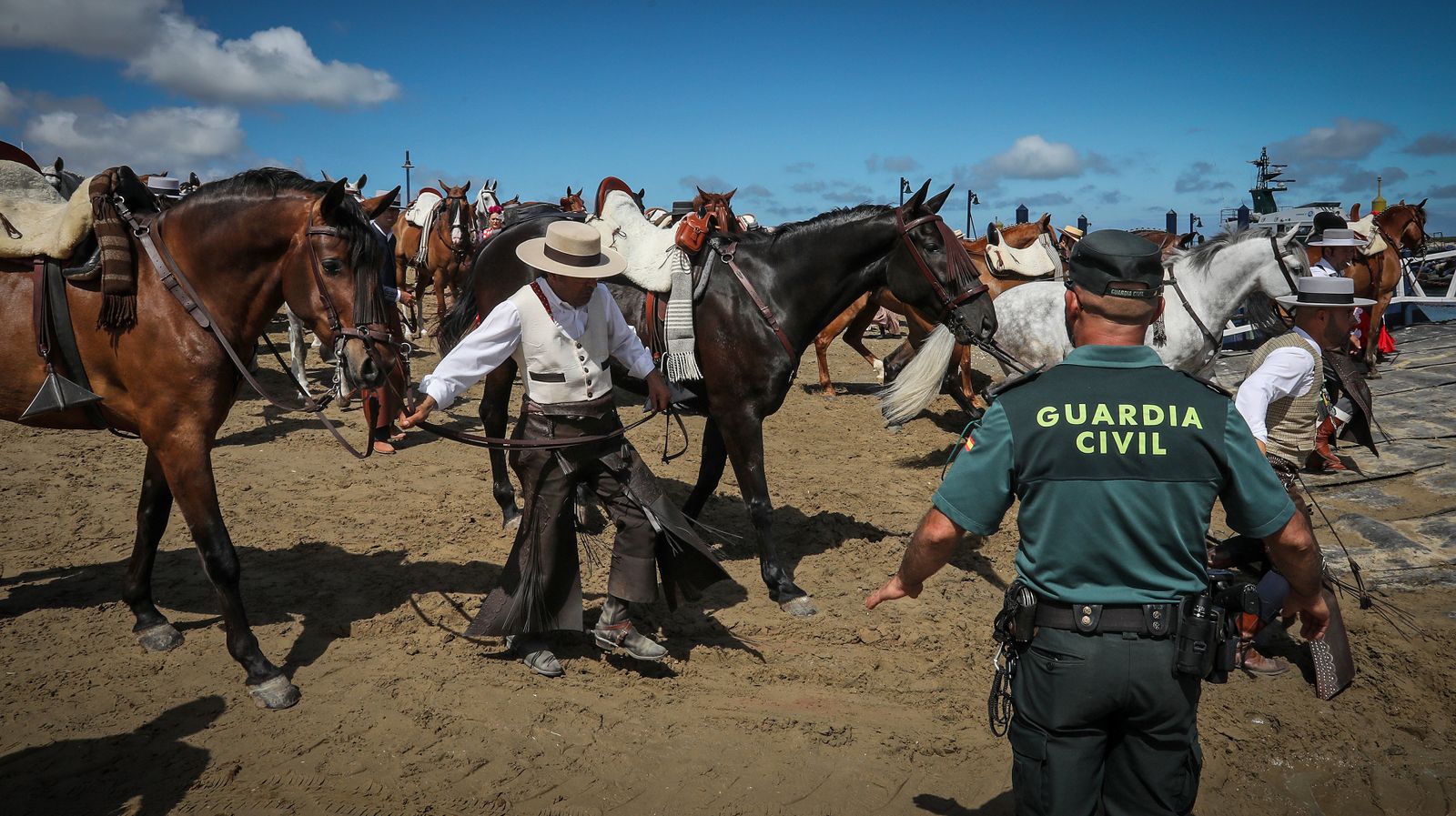 Imágenes del dispositivo en Bajo de Guía de la Guardia Civil