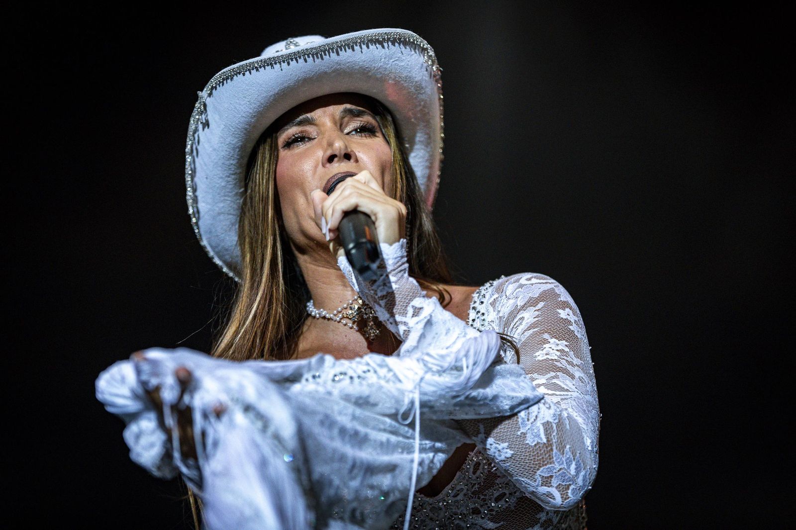 Búscate en las imágenes del concierto de India Martínez en San Fernando