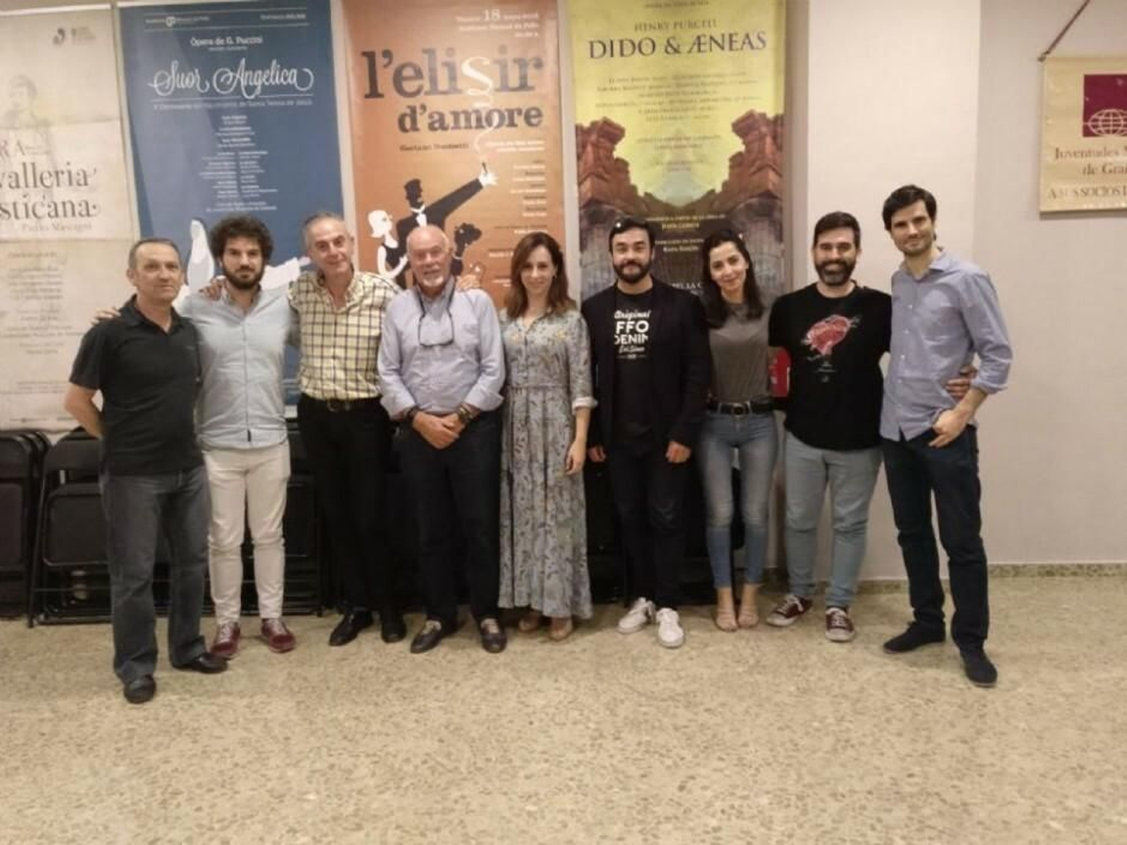 El equipo de la nueva junta directiva de la Asociación de Amigos de la Ópera de Granada.