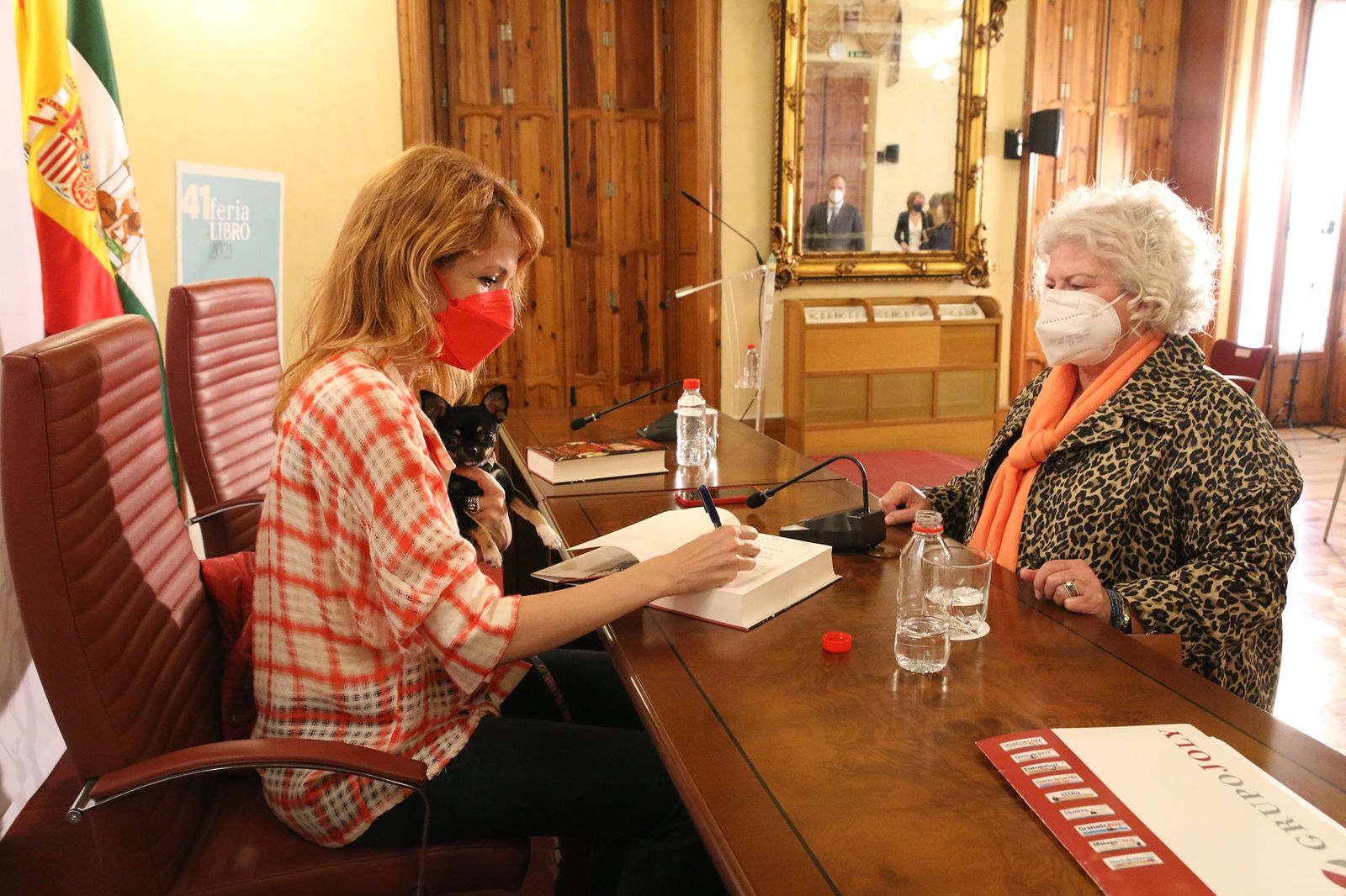 Fotogalería Diario de los Libros, con Vanessa Montfort y su obra 'La mujer sin nombre'