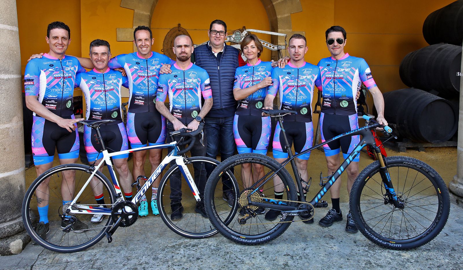 Imágenes de la presentación del Club Ciclista Indeso Bike Jerez