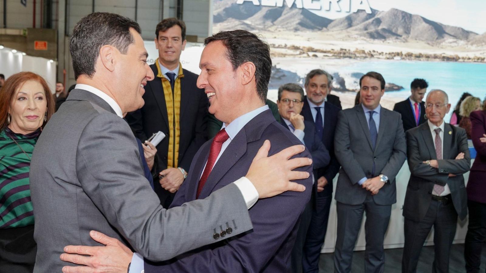 El presidente de la Junta, Juanma Moreno, ha visitado el estand.