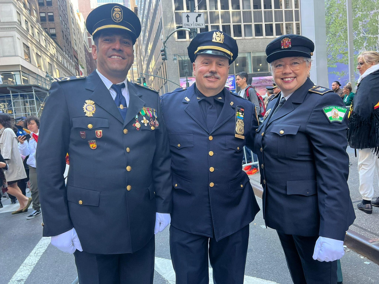 Junto a otros compañeros americanos.