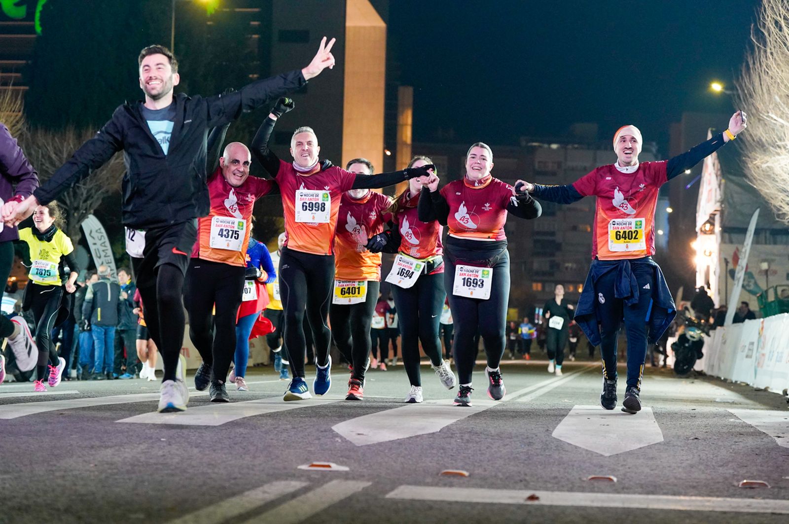 En imágenes: búscate en tu llegada a meta de la Carrera de San Antón 2026 (4)