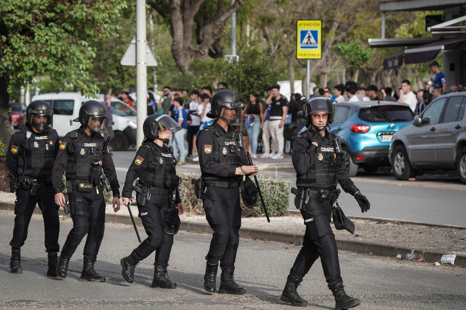 Imágenes del gran despliegue policial en Jerez durante el derbi
