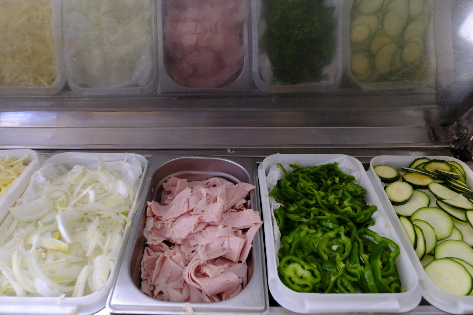 Fotogalería de la Pizzeria La Trattoria, 20 años de vida. Almería