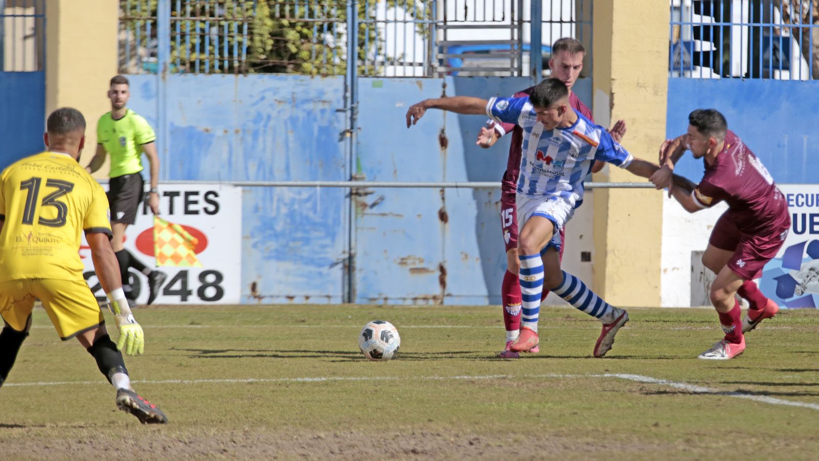 Imágenes del Jerez Industrial contra el Arcos CF en el Pedro S. Garrido