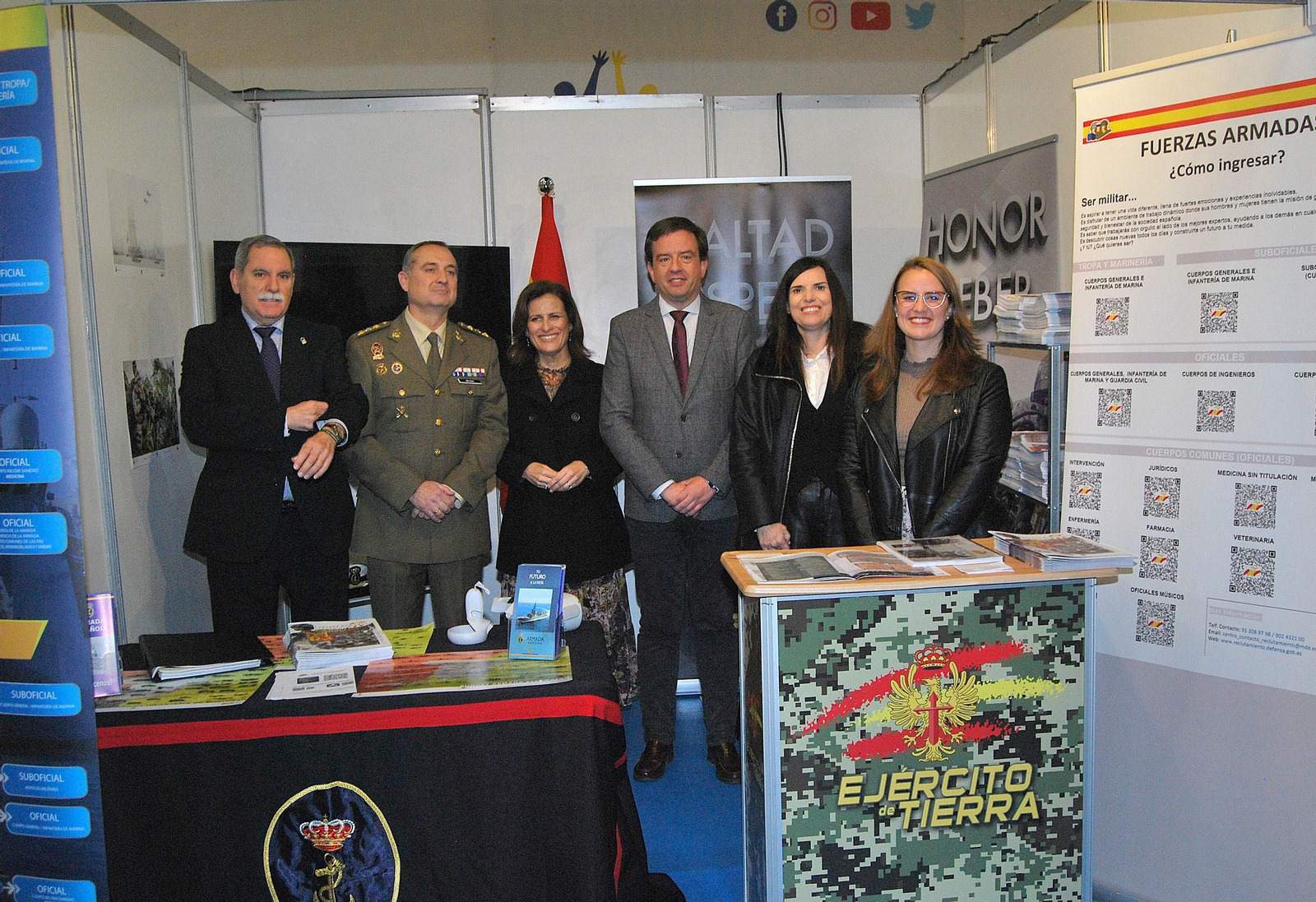 Un paseo en fotografías por el Salón del Estudiante de Lucena