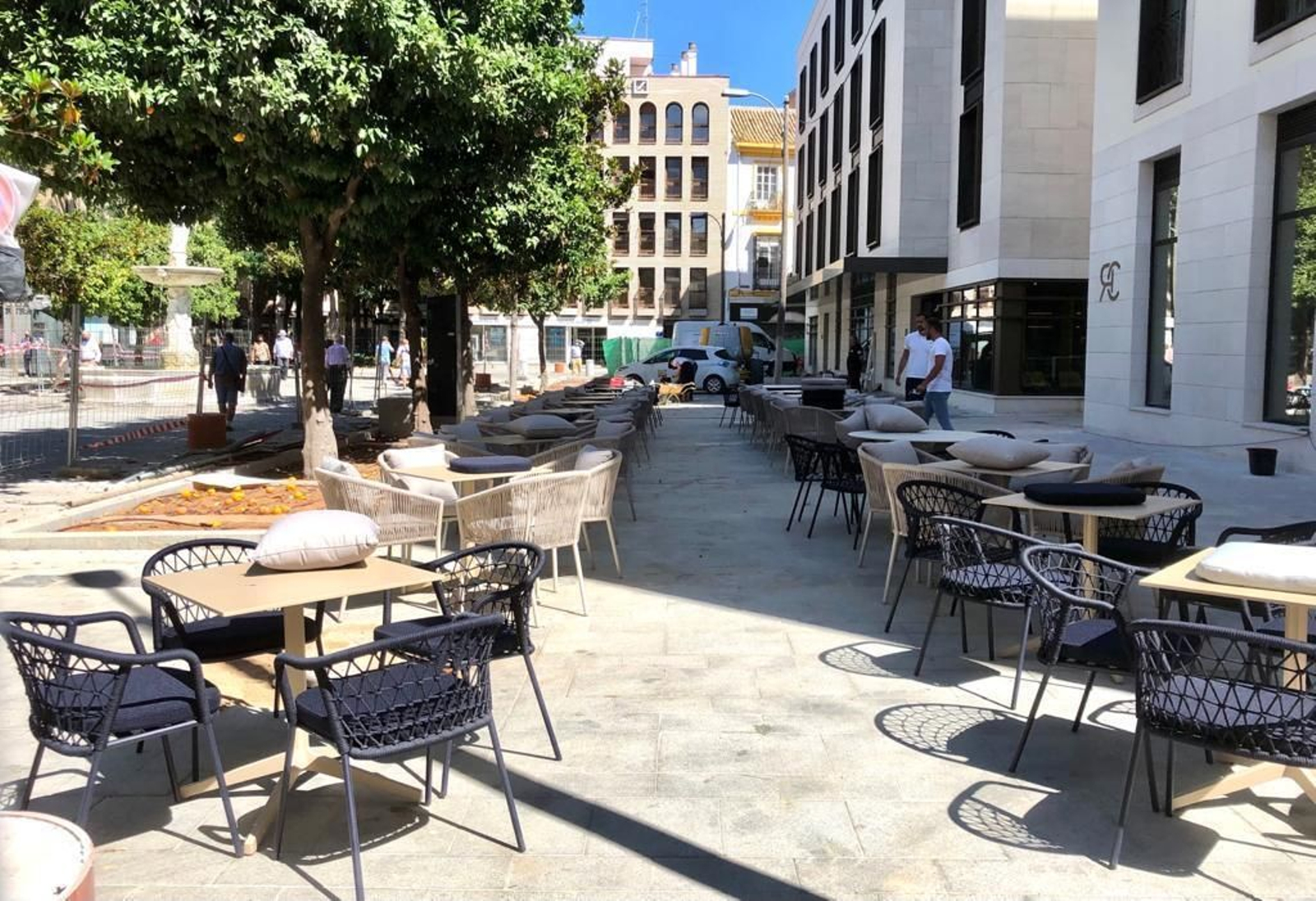 La terraza provisional instalada este martes en la Plaza de la Magdalena.