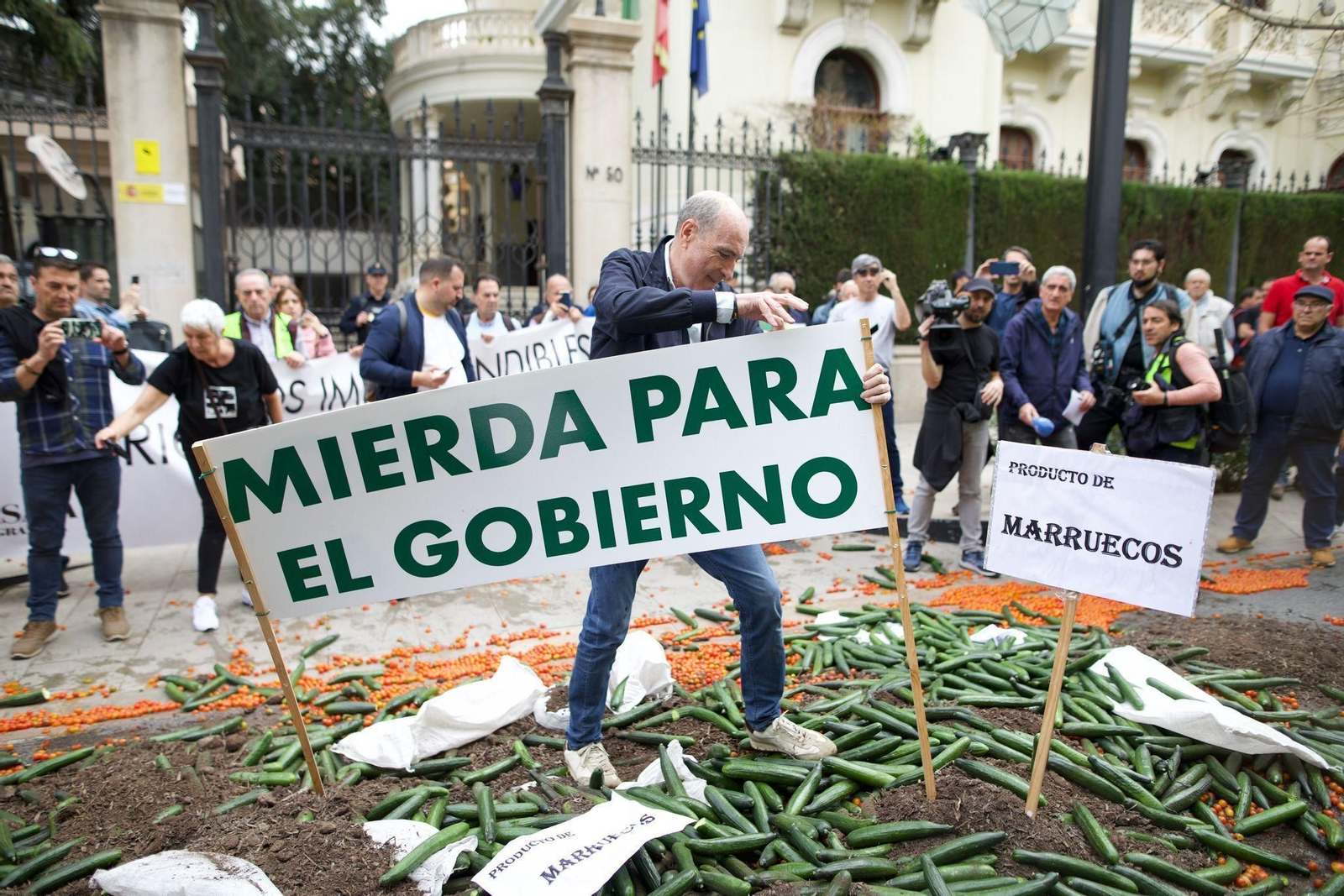 Las mejores fotos de la tractorada de Granada de este Viernes de Dolores