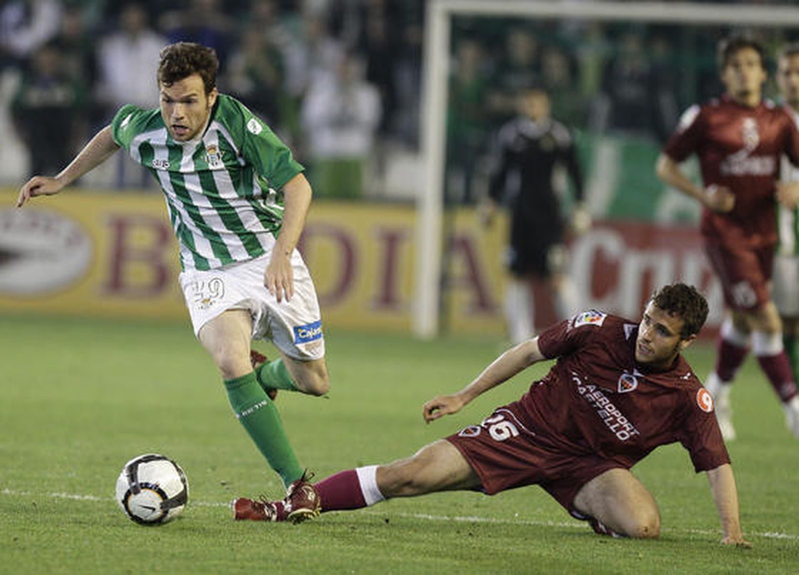 El Betis gana al Castellón en uno de sus partidos más flojos con Víctor Fernández. / Antonio Pizarro