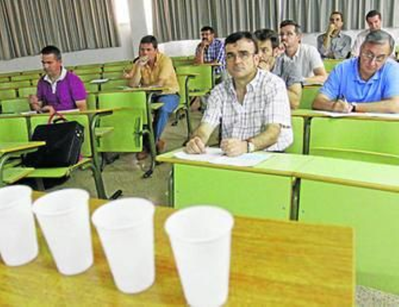 Científicos andaluces y marroquíes, ayer, en la Facultad de Ciencias de Málaga.