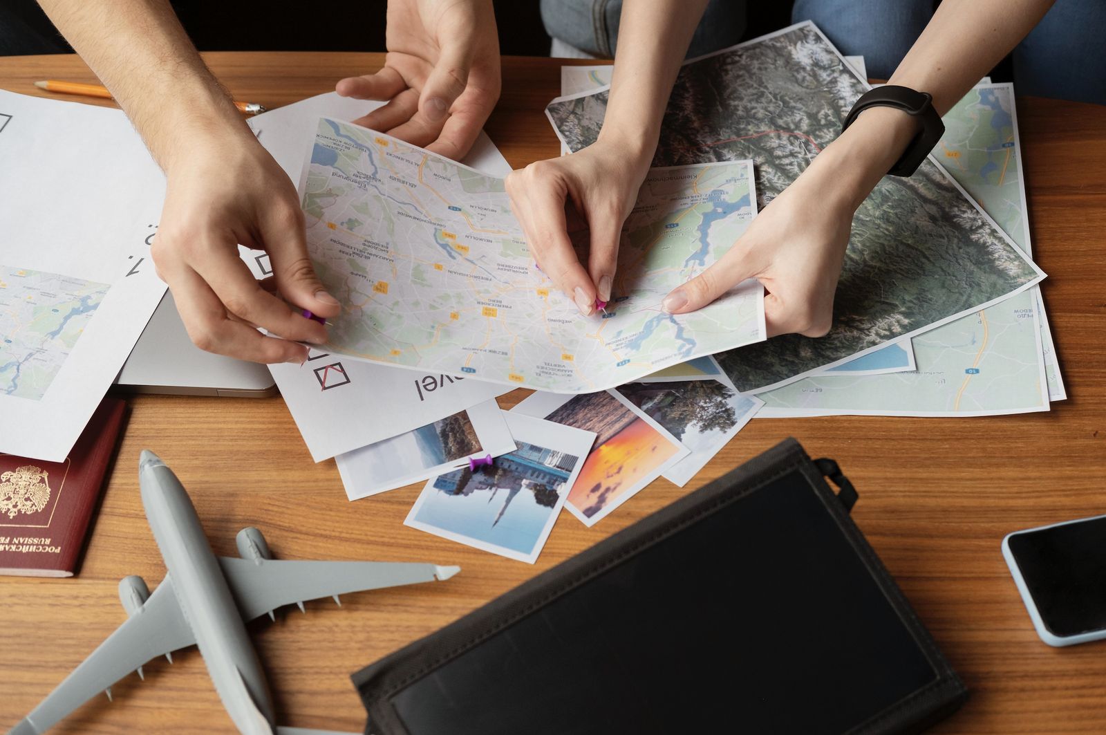 Viajes en grupo y destinos que sustituyen al turismo romántico tradicional