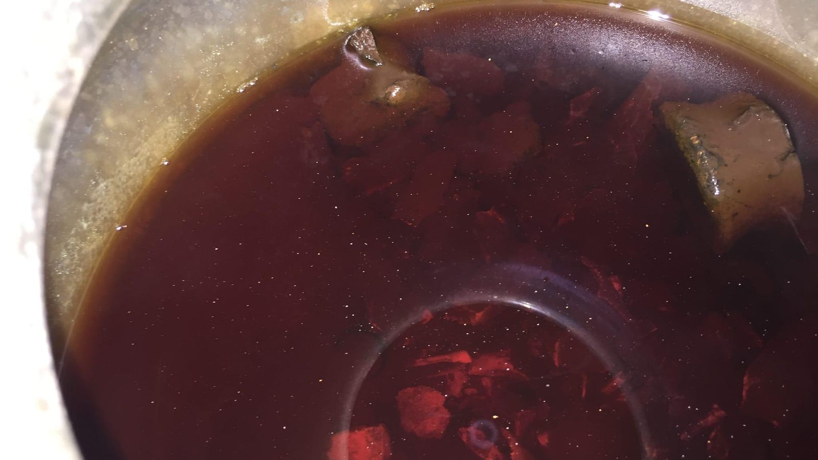 La urna donde encontraron los huesos con el vino