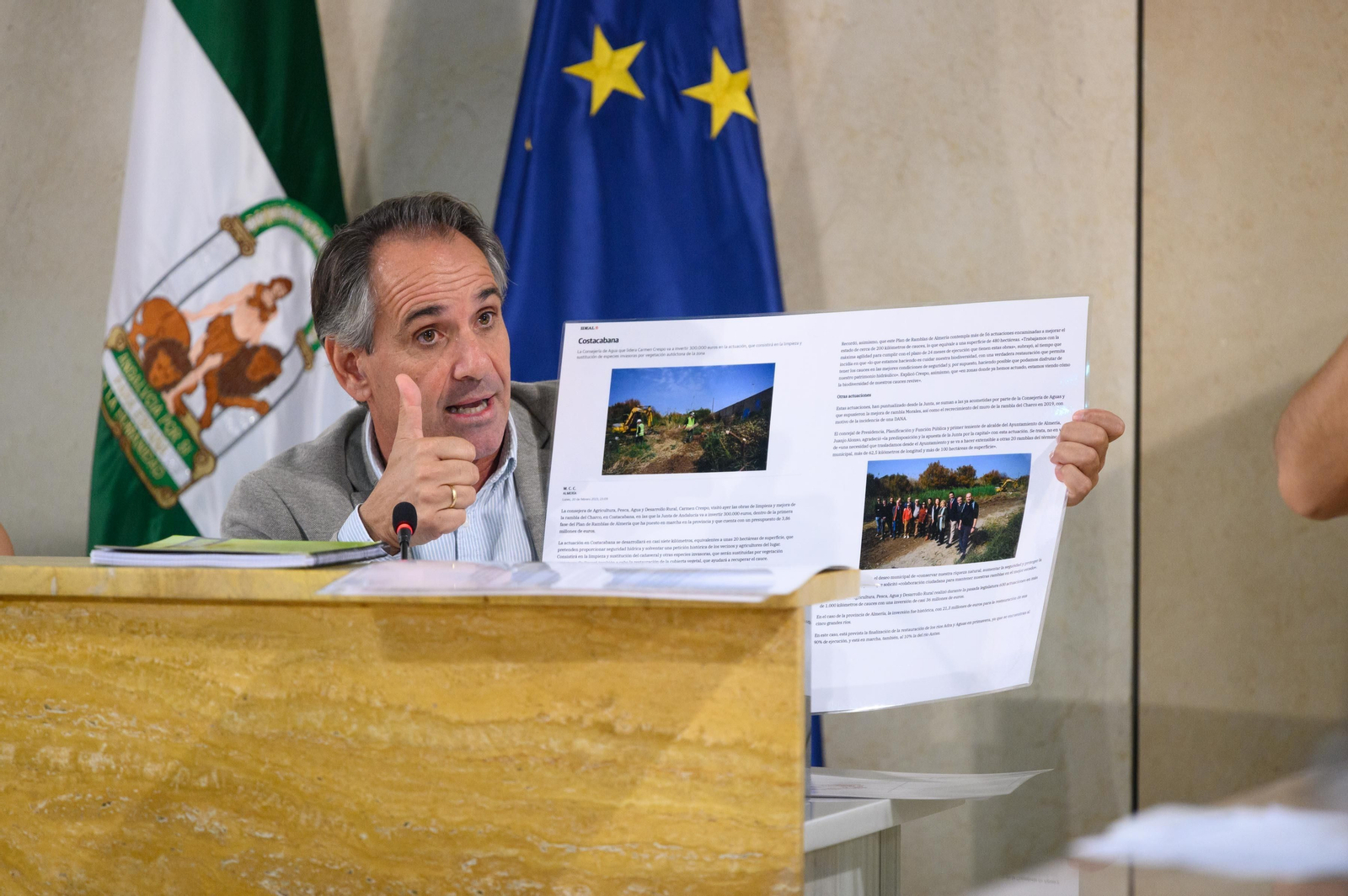 Juanjo Segura tira de hemeroteca para comparar las actuaciones de las 'dos Juntas' de Andalucía