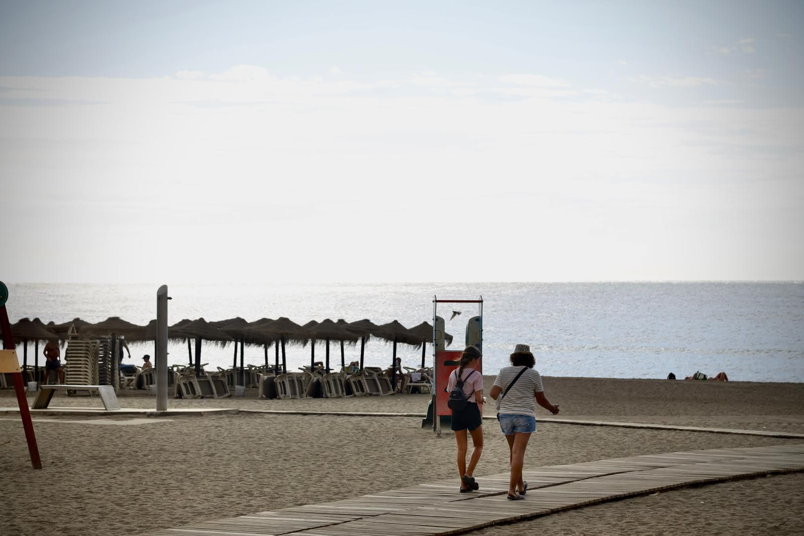 Playa de Málaga en la jornada de aviso amarillo.
