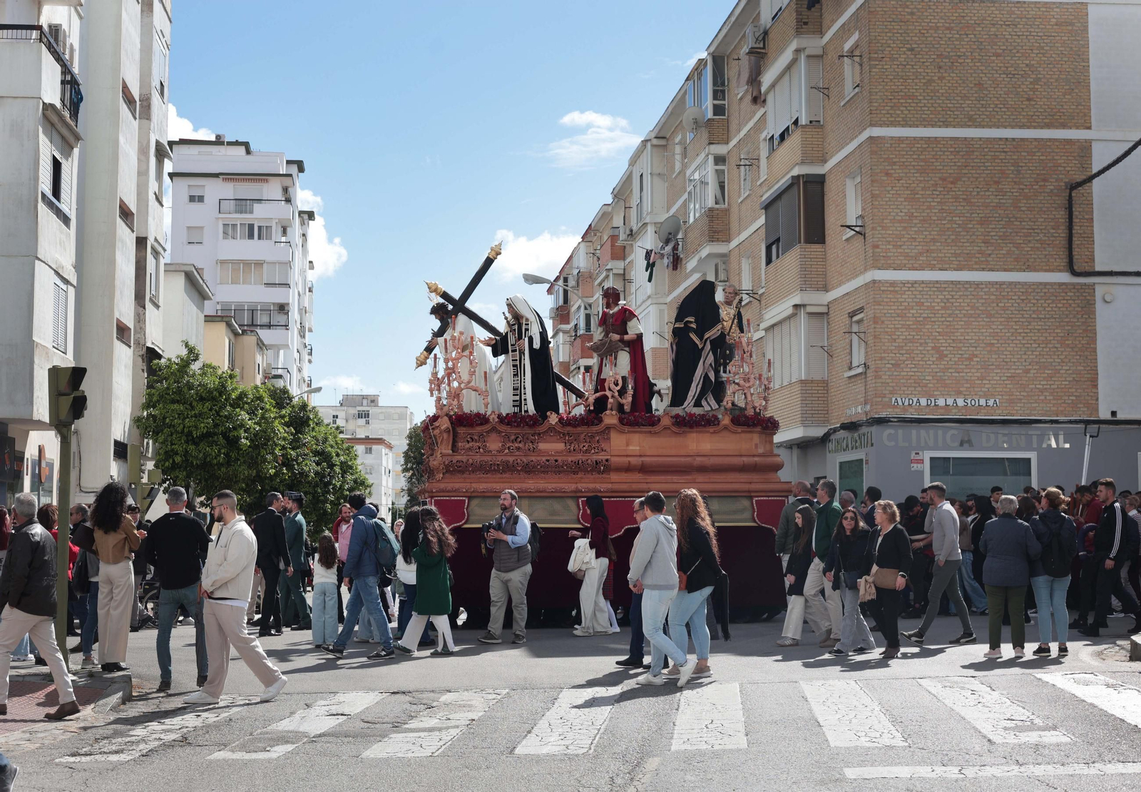 Imágenes de la Hermandad de Salvación en el Martes Santo de Jerez 2025