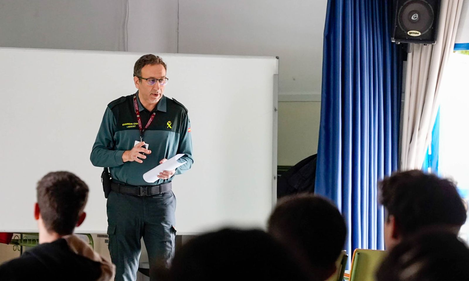 Las imágenes de la Ciberliga de la Guardia Civil en el IES Albaida