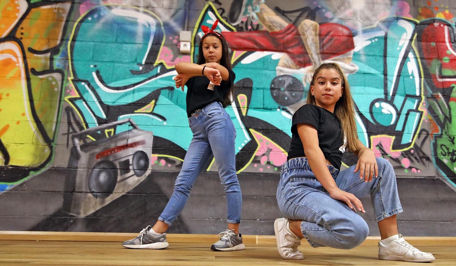 Imágenes de las niñas jerezanas participantes en un programa de Canal Sur