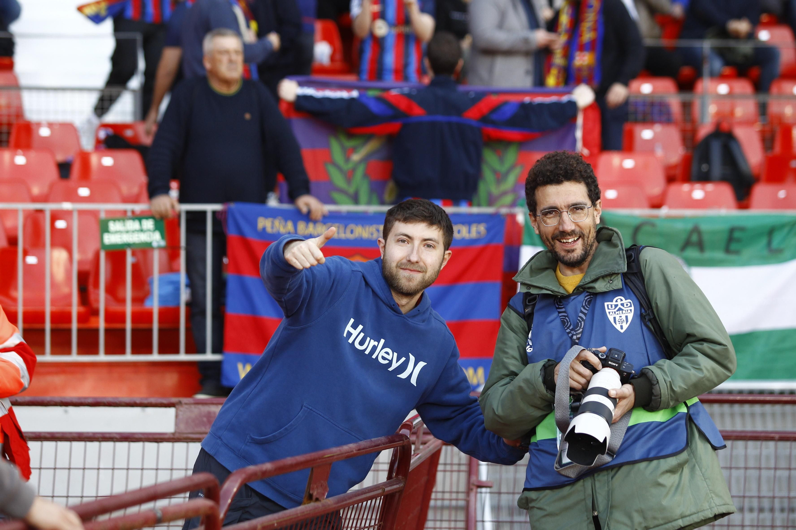 Imágenes de la victoria de la U.D. Almería ante el F.C. Barcelona