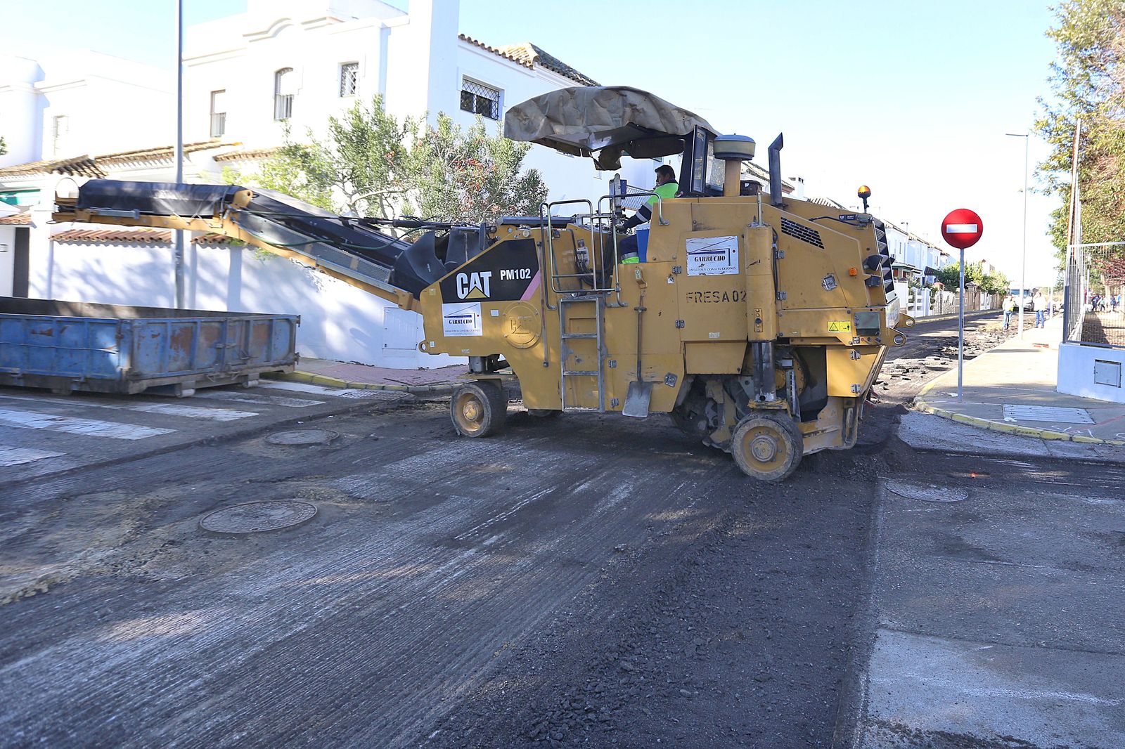 Imagen de archivo del arreglo de una calzada.