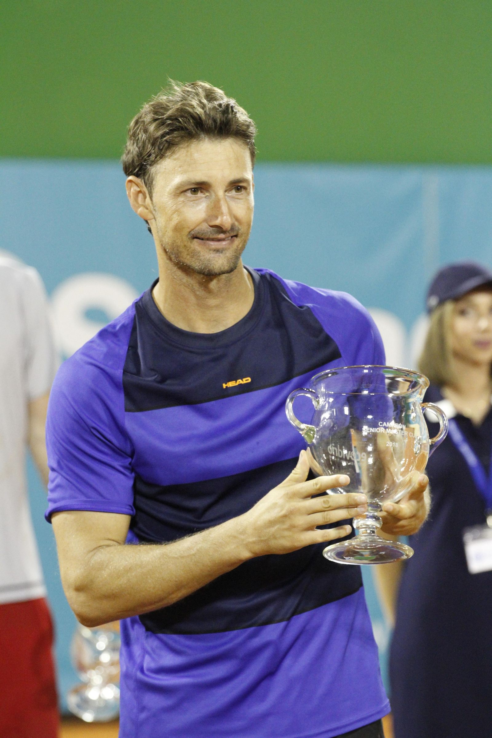 Juan Carlos Ferrero, con el título.