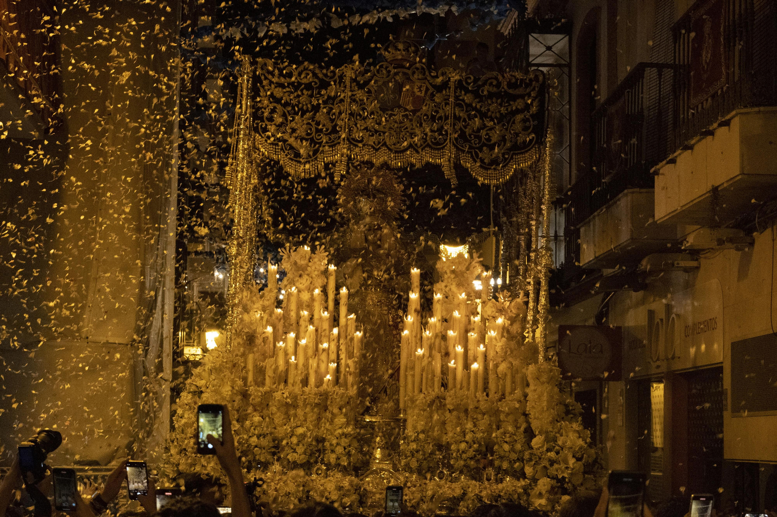 Las mejores imágenes de la procesión de la Amargura Coronada