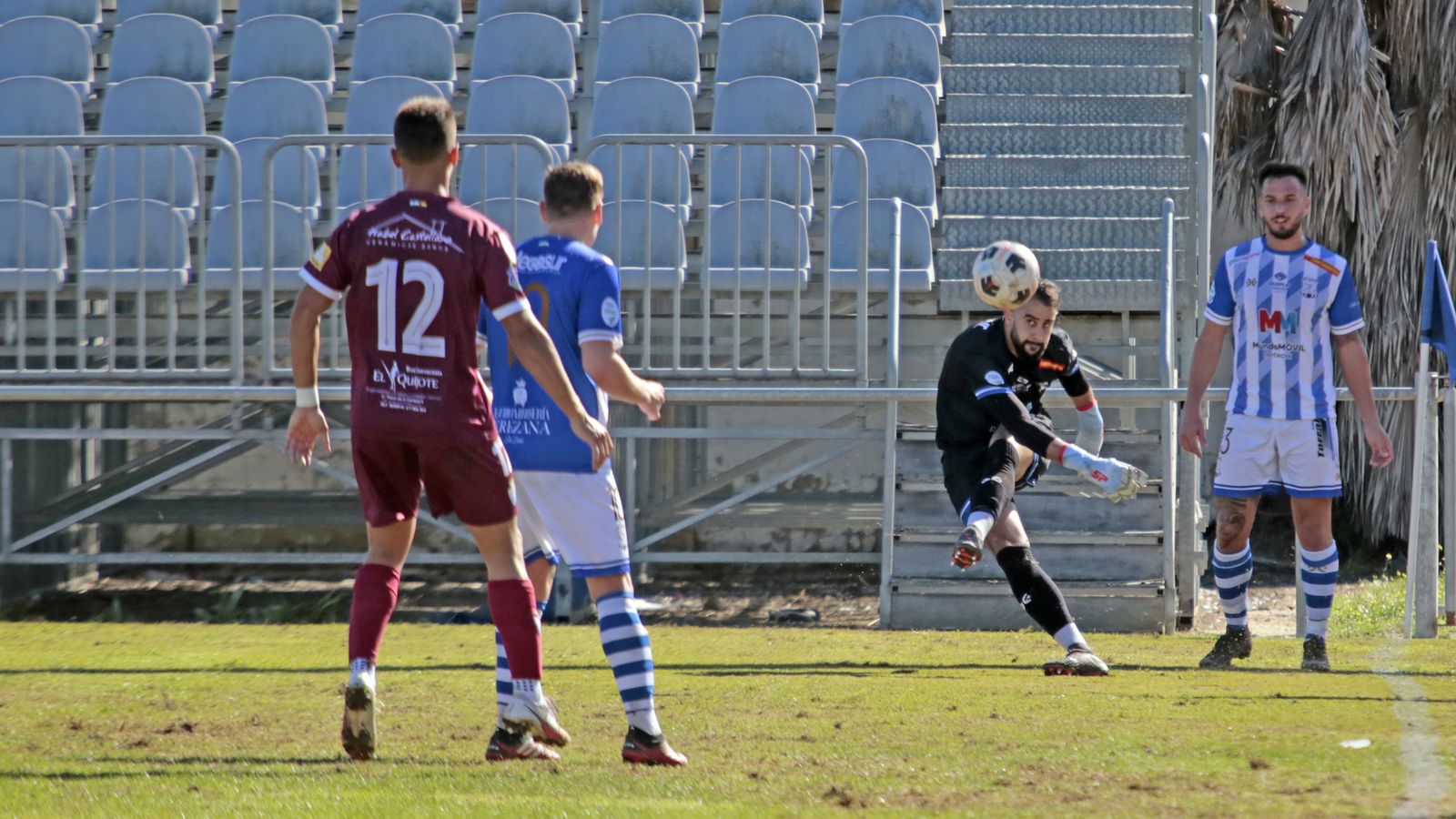 Imágenes del Jerez Industrial contra el Arcos CF en el Pedro S. Garrido