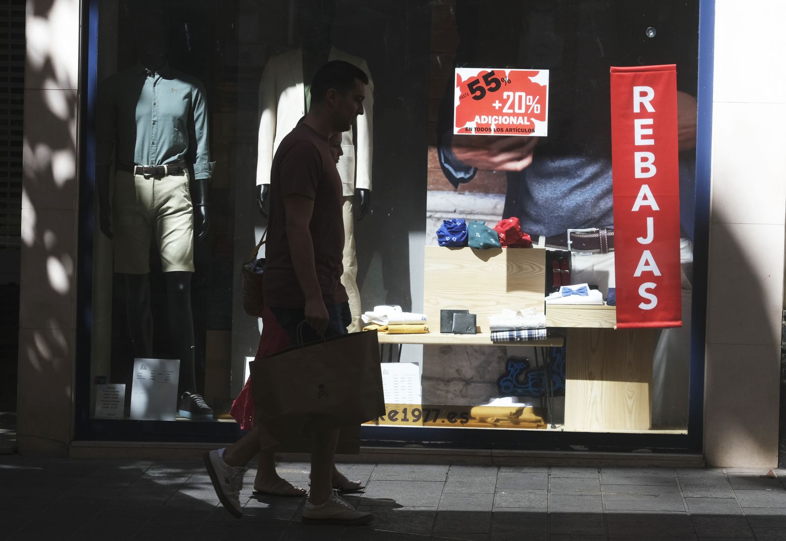 El primer domingo de las rebajas de verano en Córdoba, en imágenes