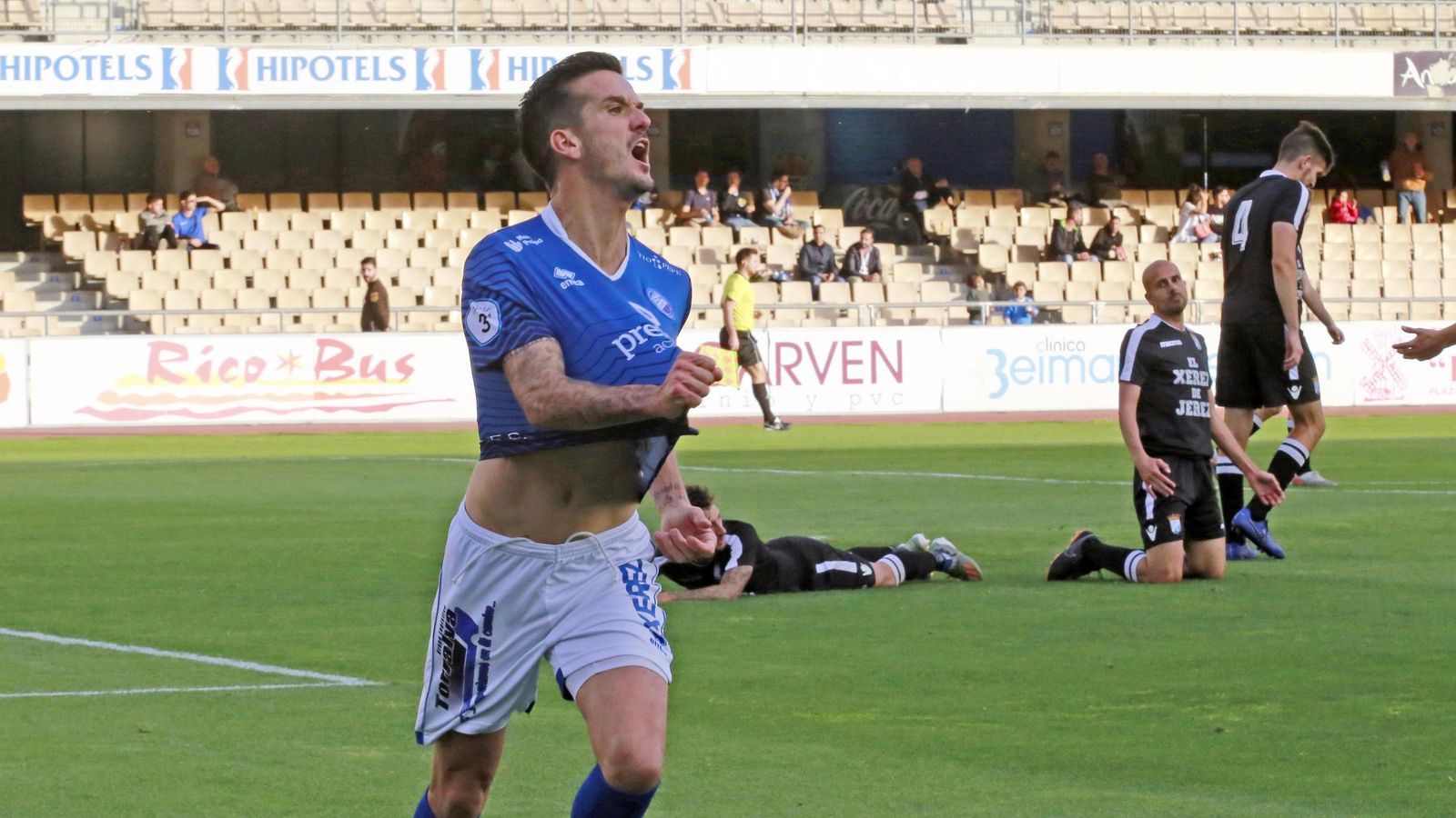 Bello, máximo goleador de los derbis con dos tantos.