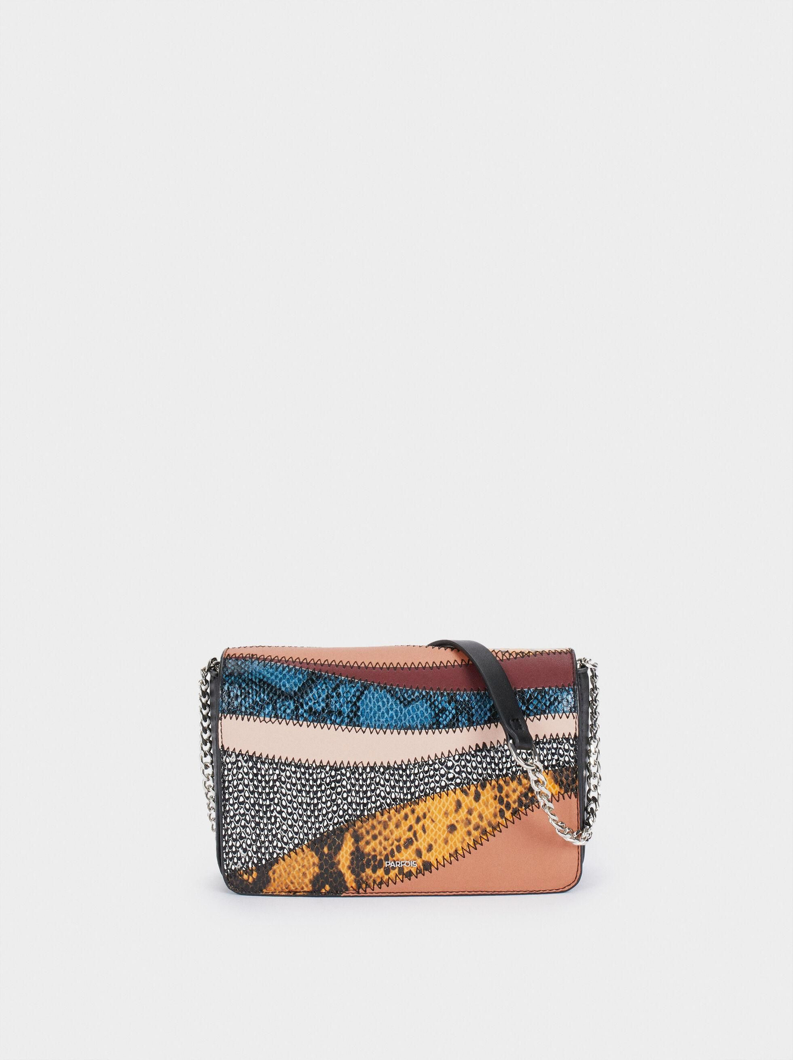 El bolso de estampado 'animal print' de Parfois.