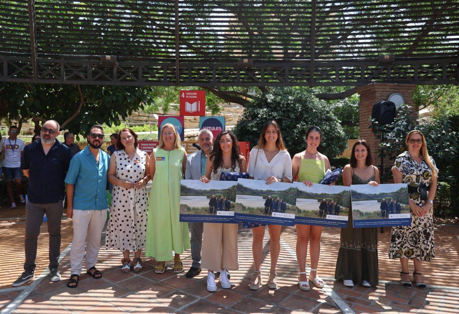 Las cuatros estudiantes homenajeadas
