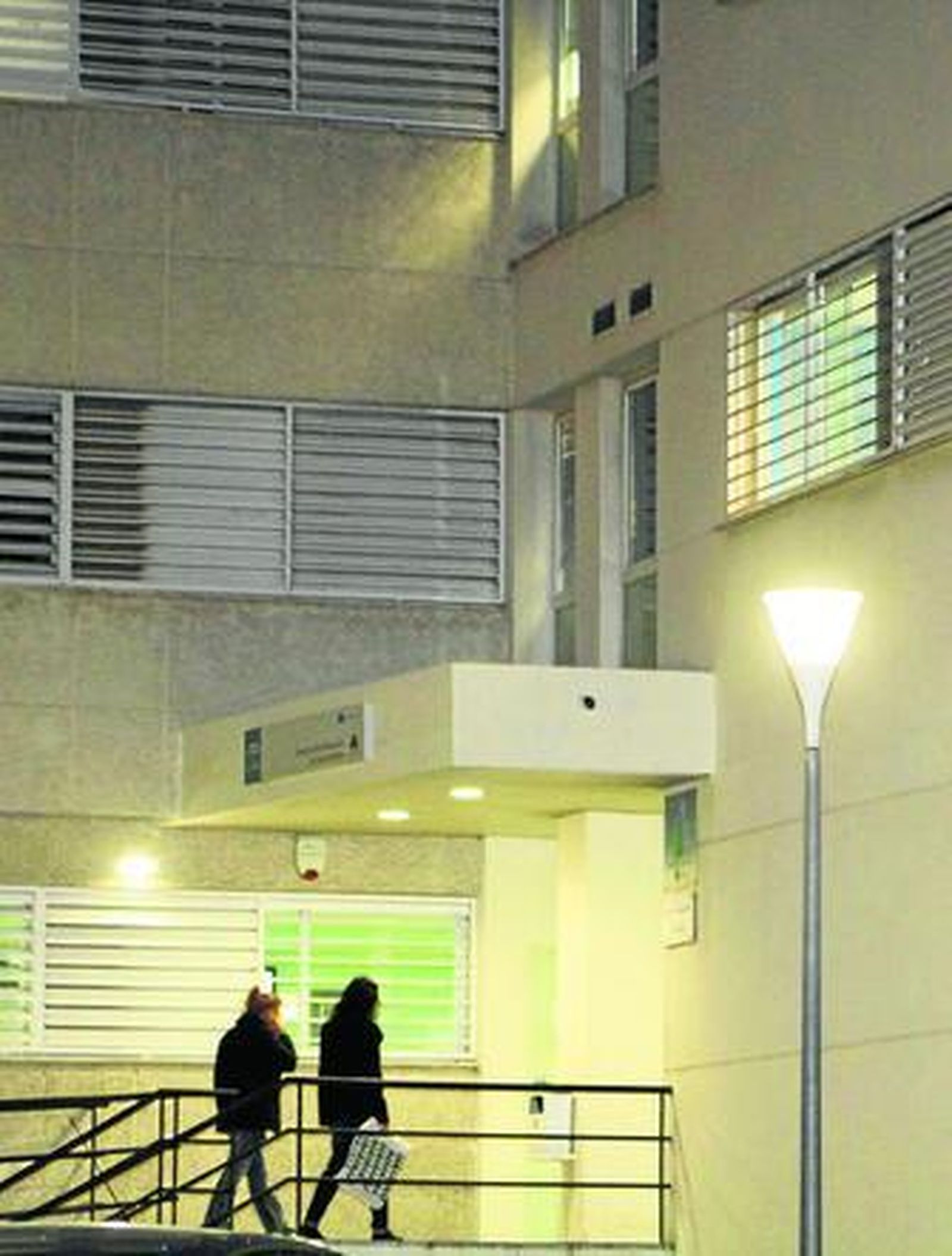 Entrada al CARE, en el Muelle de Heredia.